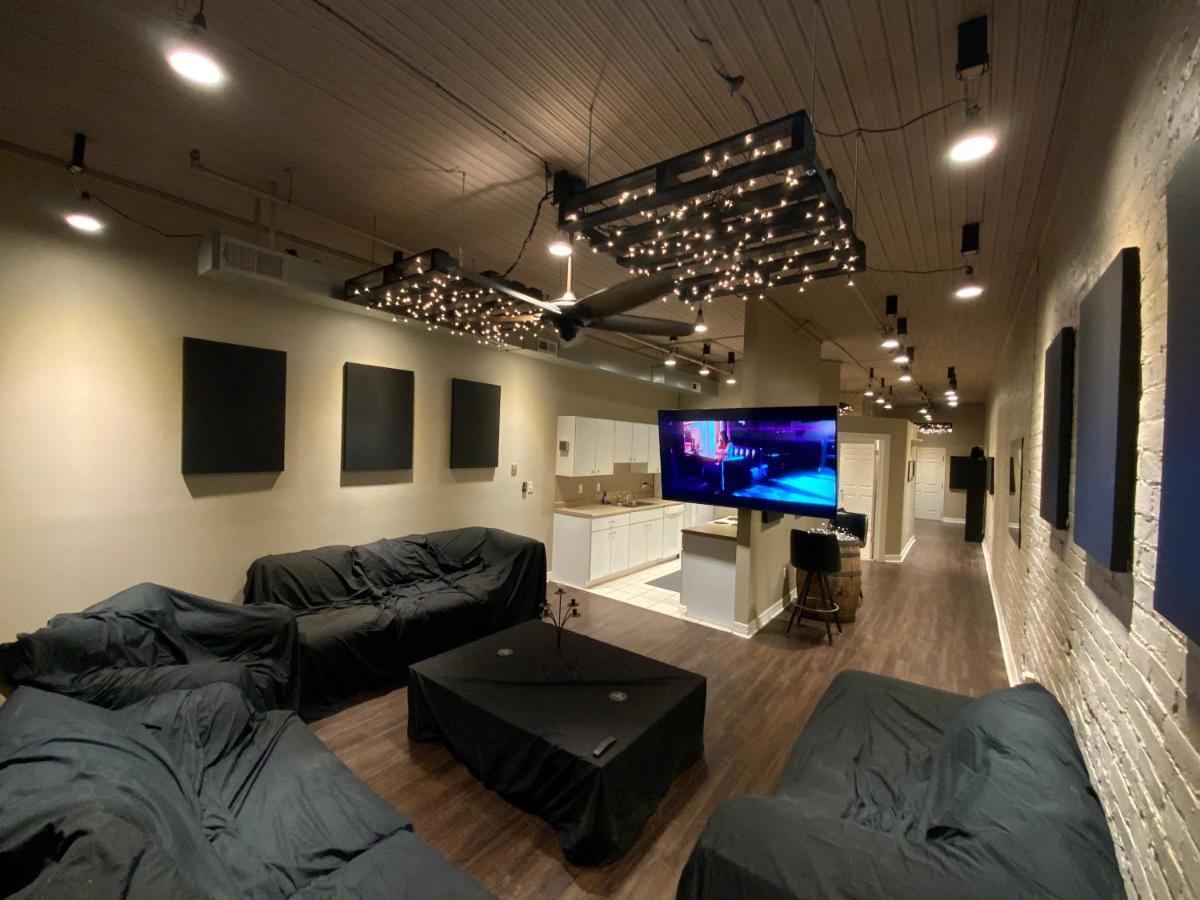 Blackout Themed Residence In The Prime Heart Of Omaha'S Old Market! Exterior foto