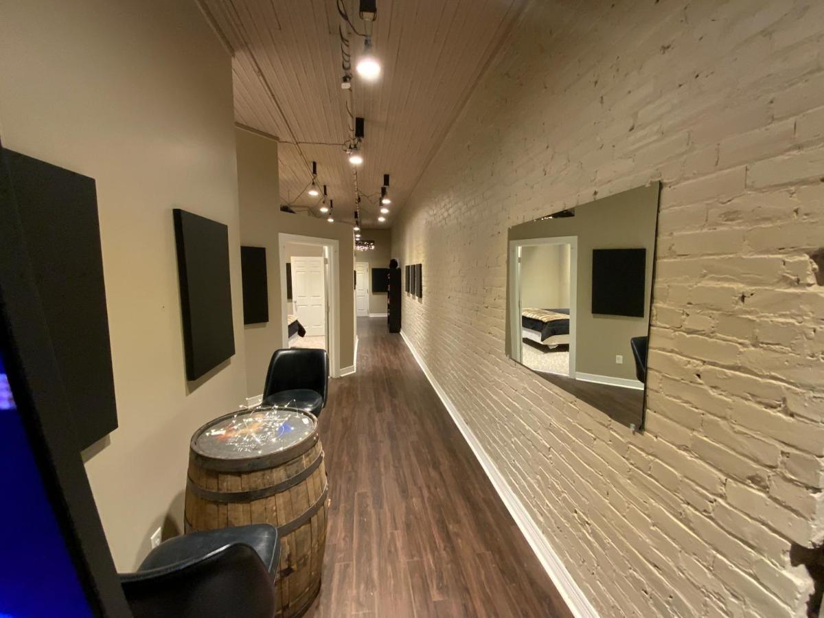 Blackout Themed Residence In The Prime Heart Of Omaha'S Old Market! Exterior foto